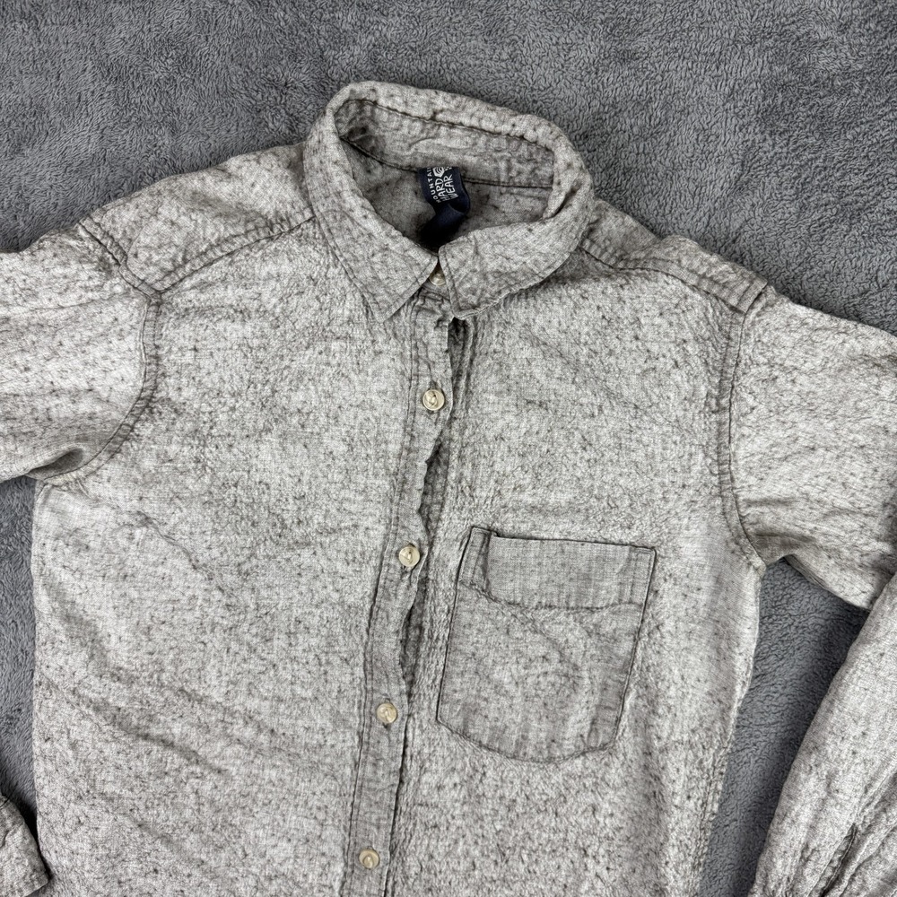 Mountain Hardwear Shirt Womens‎ XS Gray Button Up Long Sleeve Hiking Outdoor